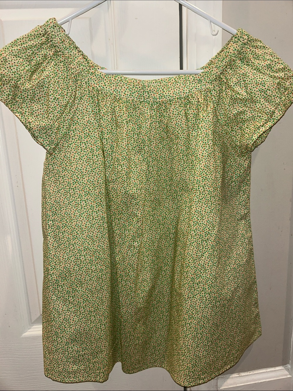 ANN MASHBURN Light Green Floral Off-Shoulder Tunic